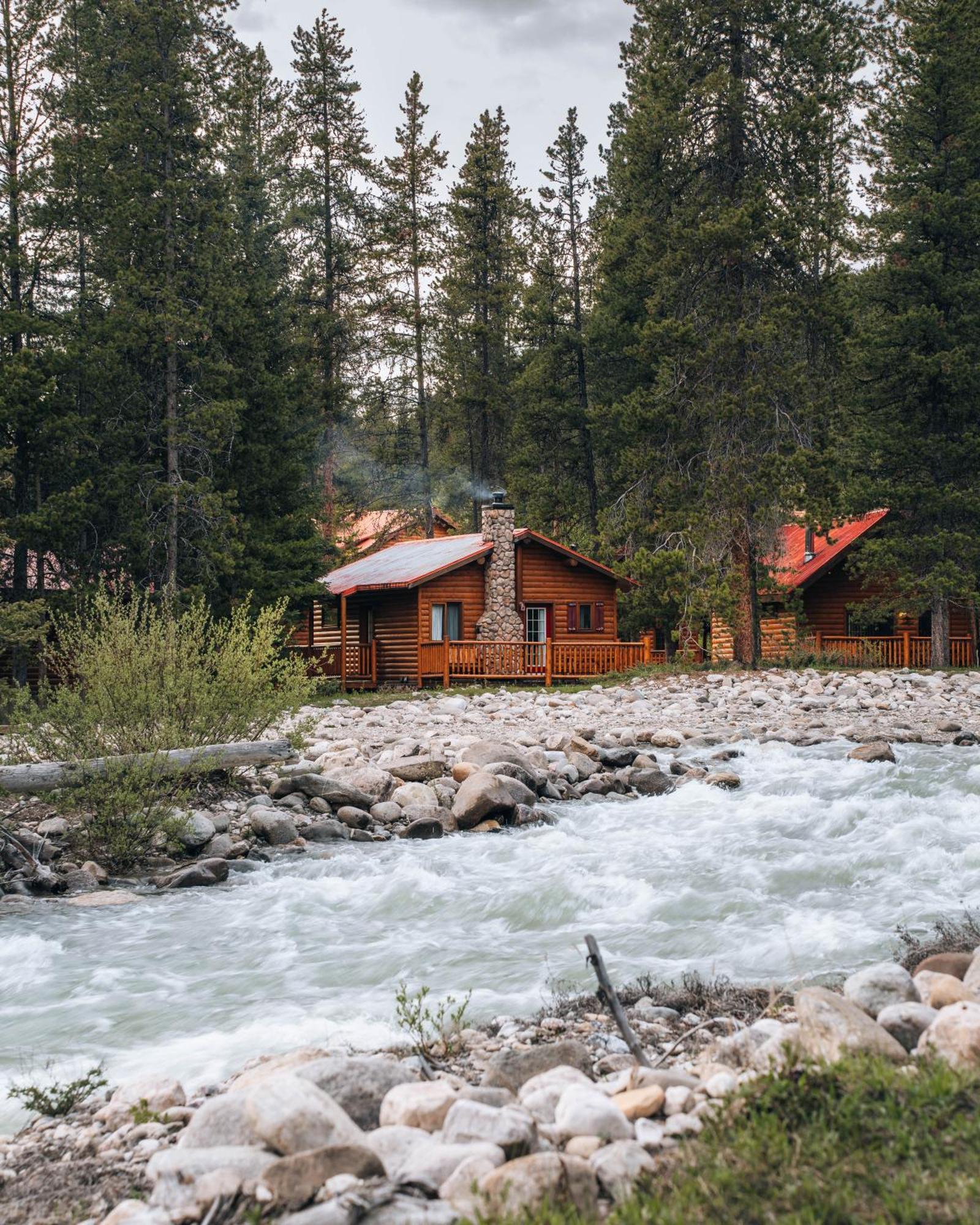 Baker Creek By Basecamp Hotell Lake Louise Eksteriør bilde